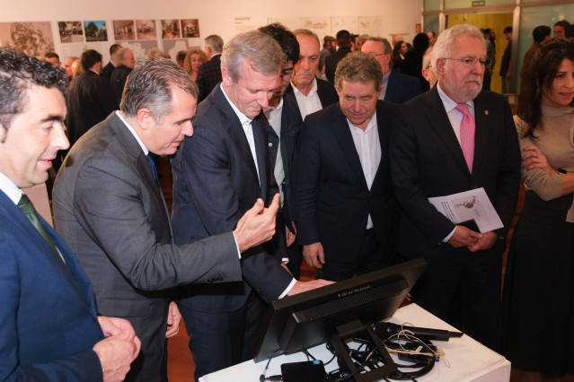 Rueda participa en la inauguración de la exposición 'Lourizán, presente, pasado e futuro'.