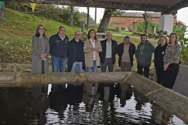 La conselleira de Medio Ambiente e Cambio Climático, Ángeles Vázquez, en una visita a Vilamarín (Ourense).