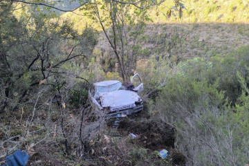 Fallece un hombre de 73 años tras salirse de la vía y caer por un terraplén de 80 metros en Quiroga (Lugo)