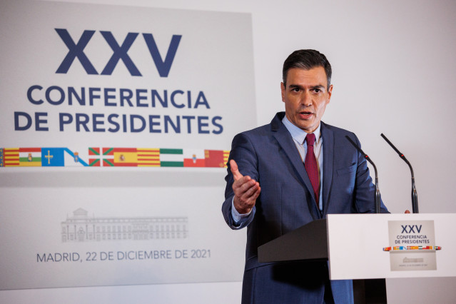 Archivo - El presidente del Gobierno, Pedro Sánchez, durante la Conferencia de Presidentes extraordinaria celebrada en el  Senado, a 22 de diciembre de 2021, en Madrid, (España).