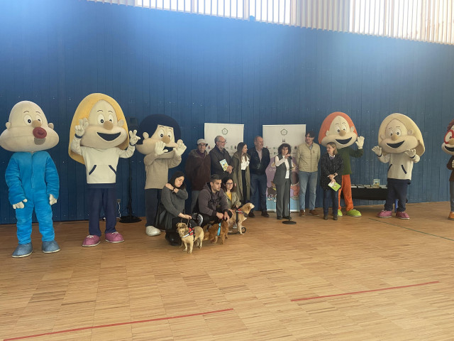 Presentación del libro guía 'Os Bolechas visitan o Refuxio de Bando'.