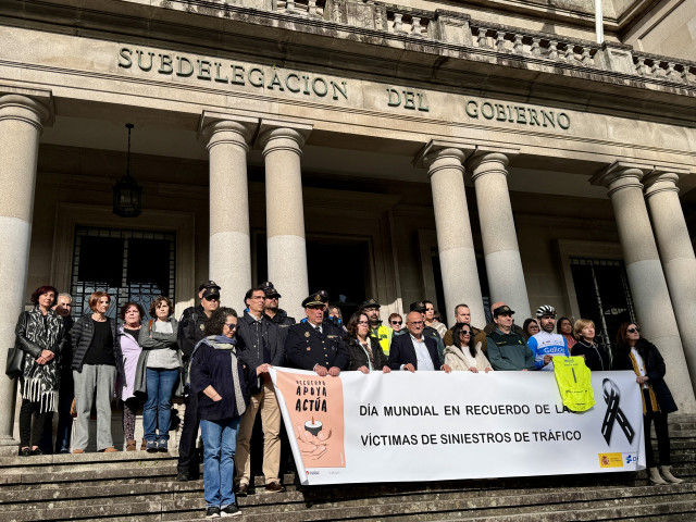 Minuto de silencio subdelegación del Gobierno Pontevedra.