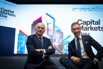 José Bogas, consejero delegado de Endesa (izq) y Marco Palermo, director general económico-financiero