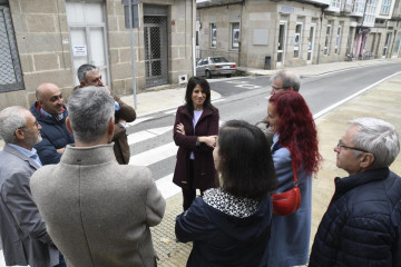 La conselleira de Vivenda e Planificación de Infraestruturas, María Martínez Allegue, ha visitado los trabajos de acondicionamiento ejecutados en la carretera OU-104 a su paso por el ayuntamiento d