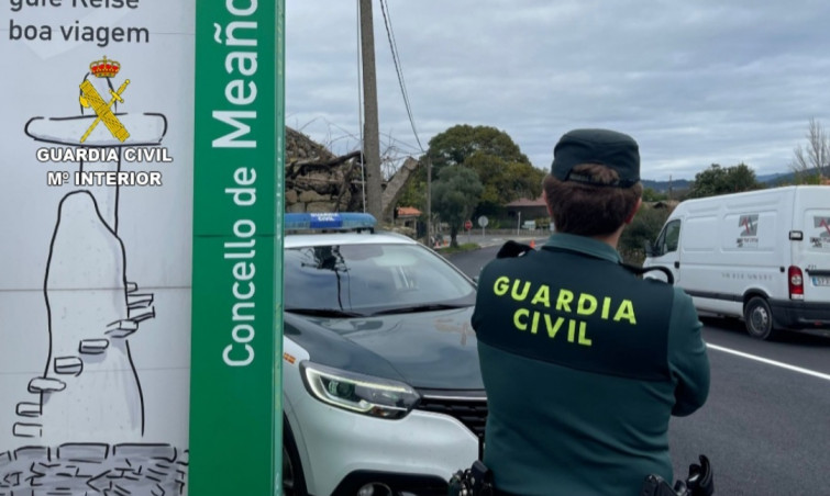 La Guardia Civil investiga a un vecino de Meaño por matar a un perro de un disparo