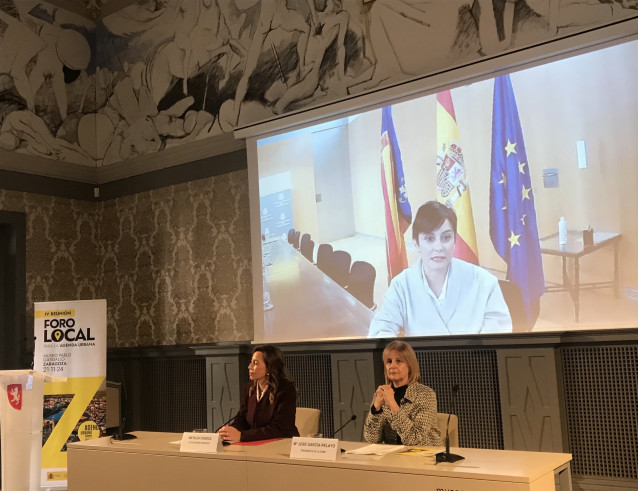 IV reunión del Foro Local para la Agenda Urbana, a la que ha asistido en 'streaming' desde Valencia, la ministra del ramo, Isabel Rodríguez, y presencial la presidenta FEMP), María José García Pelayo; y la alcaldesa de Zaragoza, Natalia Chueca