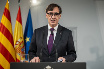 El presidente de la Generalitat de Catalunya, Salvador Illa, ofrece una rueda de prensa tras su reunión con el presidente del Gobierno, Pedro Sánchez, en el Palacio de La Moncloa, a 22 de noviembre 