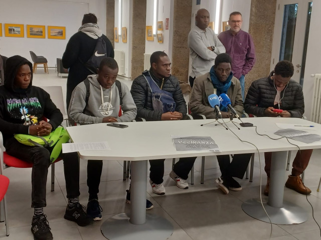 Rueda de prensa del Foro Galego da Inmigración para denunciar la sitaución de cinco migrantes con riesgo de quedarse en la calle