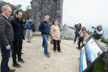 El presidente de la Xunta, Alfonso Rueda, y la conselleira de Medio Ambiente e Cambio Climático, Ángeles Vázquez, visitan el Monte Aloia.