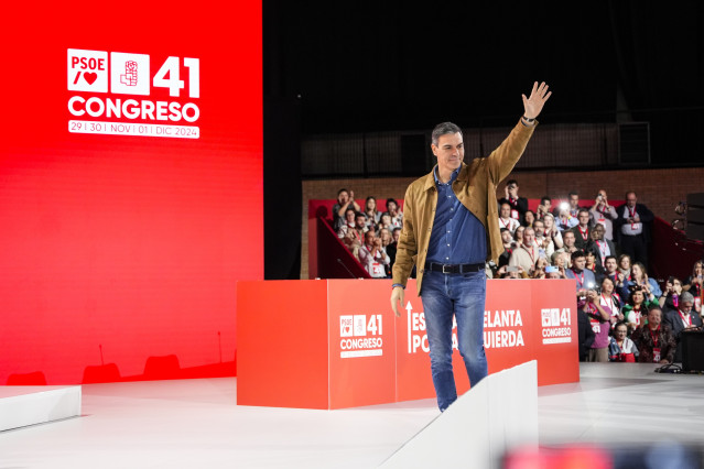 El Presidente del Gobierno, Pedro Sánchez, durante la inauguración del 41º Congreso Federal del PSOE en el Palacio de Congresos y Exposiciones, a 30 de noviembre de 2024 en Sevilla (Andalucía, España). El PSOE inaugura su 41 Congreso Federal en el que el