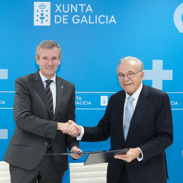 El presidente de la Xunta, Alfonso Rueda, y el presidente de la Fundación La Caixa, Isidro Fainé.