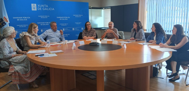 Representantes del Colegio de Logopedas de Galicia en una reunión con el conselleiro de Sanidade, Antonio Gómez Caamaño.