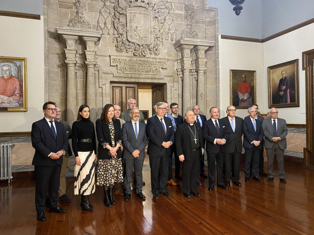 Coloquio organizado por la CEG con el arzobispo de Santiago y empresarios.