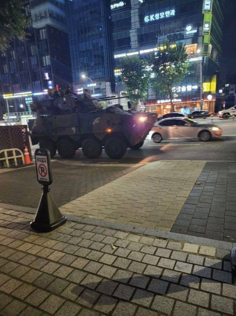 Tanque en las calles de Seoul