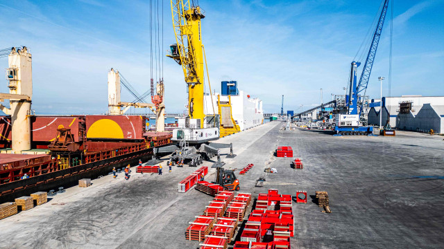 Archivo - El tráfico de mercancías repunta un 17% en los puertos estatales en Galicia en mayo