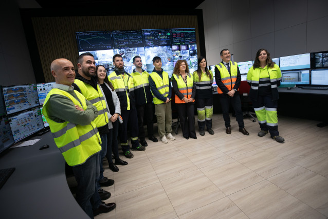 O conselleiro de Educación, Ciencia, Universidades e FP, Román Rodríguez, acompañado pola directora xeral de FP, Eugenia Pérez, visitará ao alumnado de FP Dual en Finsa, onde informará sobre os últimos datos de inserción laboral destas ensinanzas