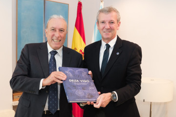 El presidente de la Xunta, Alfonso Rueda, ha abordado este martes con el presidente del Grupo Delta Vigo, Francisco Puga, el futuro de la esta compañía del sector aeronáutico gallego.