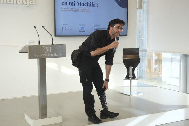 Archivo - El premio Pulitzer Emilio Morenatti durante la inauguración de la quinta edición de la iniciativa 'Prensa en mi mochila'