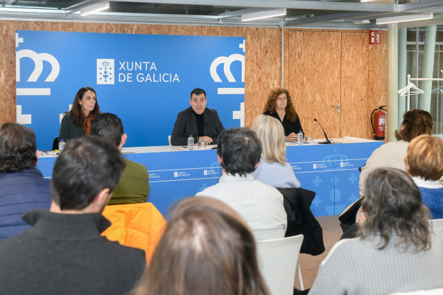 El conselleiro de Educación, Ciencia, Universidades e FP, Román Rodríguez, participa en la presentación del Programa gallego de acogida y apoyo educativo al alumnado extranjero.