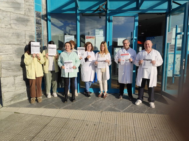 Concentraciones convocadas por los sindicatos ante los centros de salud en Galicia