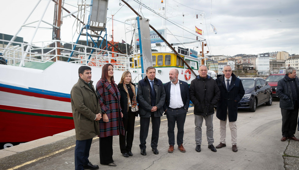 El Ministro de Agricultura y Pesca, Luis Planas, visita la Cofradía de pescadores San Juan Bautista de Burela en conmemoración por el centenario de la fundación del pósito de pescadores de Burela.