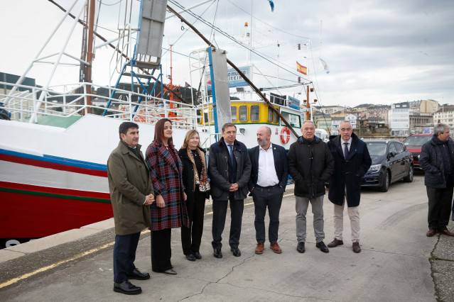 El Ministro de Agricultura y Pesca, Luis Planas, visita la Cofradía de pescadores San Juan Bautista de Burela en conmemoración por el centenario de la fundación del pósito de pescadores de Burela.