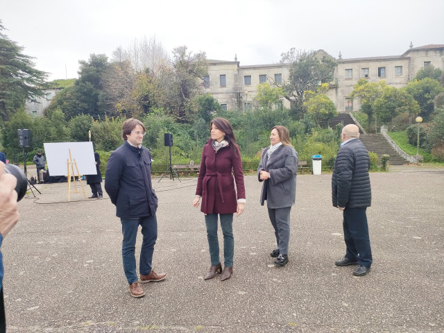 Visita de la conselleira María Martínez Allegue a la ETEA de Vigo.