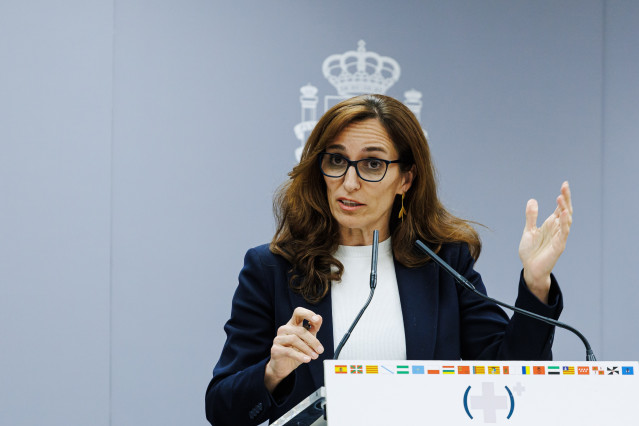 La ministra de Sanidad, Mónica García, interviene durante una rueda de prensa tras el pleno del Consejo Interterritorial del Sistema Nacional de Salud (CISNS), en la sede del Ministerio de Sanidad, a 16 de diciembre de 2024, en Madrid (España).