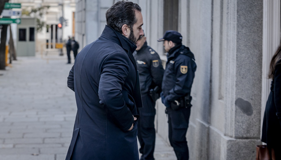 El empresario Víctor de Aldama a su llegada a declarar ante el Tribunal Supremo, a 16 de diciembre de 2024, en Madrid (España).