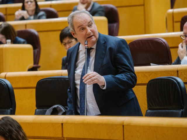 El ministro de Industria y Turismo, Jordi Hereu, en el Pleno del Senado.