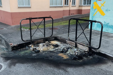 Incendio en un contenedor en Barreiros (Lugo).