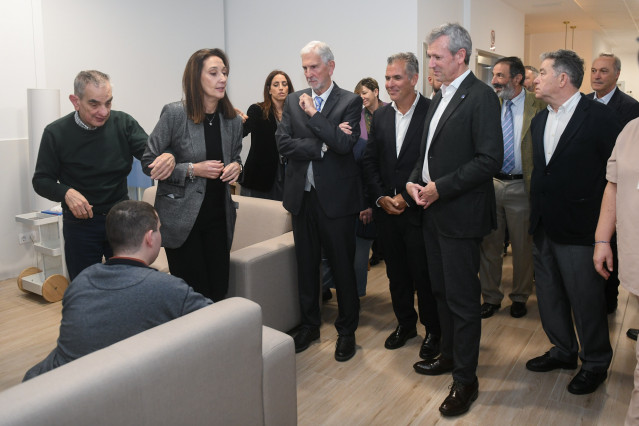 El presidente de la Xunta, Alfonso Rueda, en la inauguración de la residencia Juan XXIII de Pontevedra.