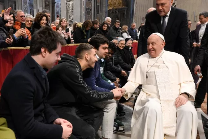 El Papa Franciso, ha empeorado con una crisis asmática