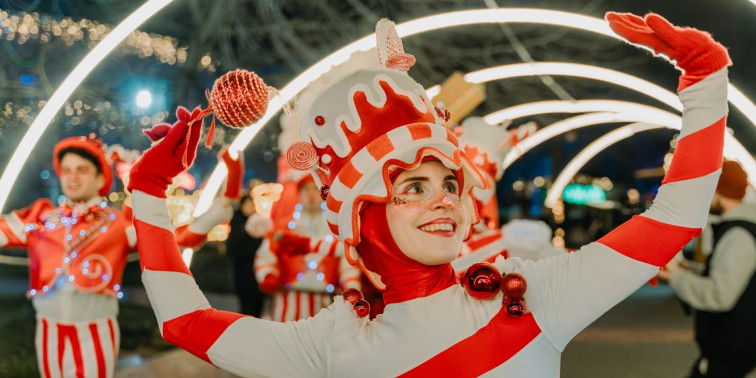 Los personajes que protagonizan la Navidad invaden El Corte Inglés de Vigo