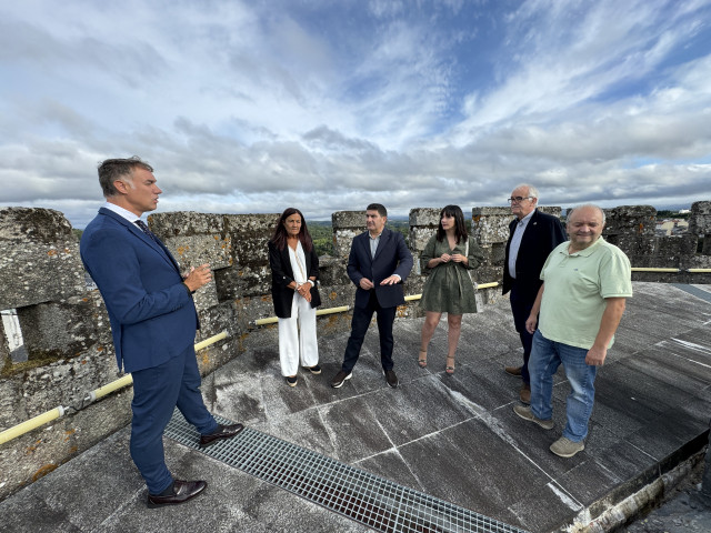 Archivo - El delegado del Gobierno en Galicia, Pedro Blanco, visita las instalaciones del Parador de Turismo de Vilalba (Lugo)