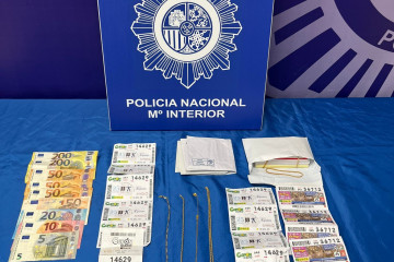 Detenidas tres personas en Lugo acusadas de estafar vendiendo falsos billetes premiados de Lotería.