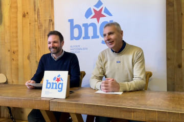 Xurxo Rodríguez, nuevo responsable local del BNG en Ourense, y Luis Seara, portavoz municipal del grupo nacionalista en el Ayuntamiento.