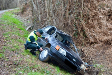 Accidente coche menor en Laza