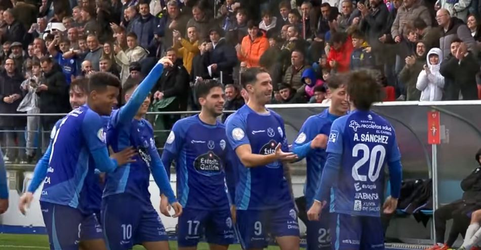 Los jugadores del Ourense celebran el 3 2 frente al Valladolid en Copa del Rey