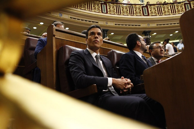 Pedro Sánchez manterá o seu escano de deputado