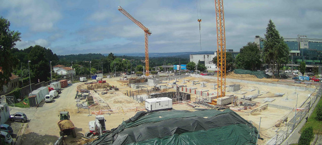 Archivo - Las obras de construcción del Centro de Protonterapia de Galicia, que se ubicará en el entorno del Hospital Clínico de Santiago, han alcanzado el 15% de su ejecución y se estima que el centro comience a funcionar en 2026.