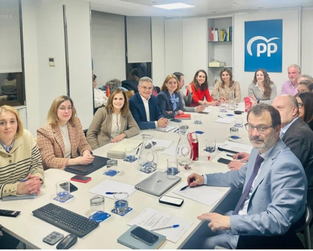 La vicesecretaria de Sanidad y Educación del PP, Ester Muñoz, se ha reunido con secretarios generales, viceconsejeros y directores generales de Educación de las comunidades gobernadas por el PP