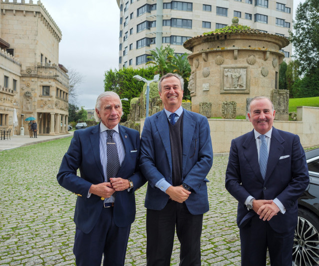 Alvariño, González-Bueno y Junceda este viernes en Vigo.