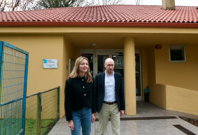 Fabiola García visita la escuela infantil de Vite.