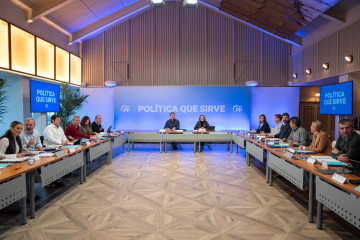 Reunión de Feijóo y los 'barones' del PP en Asturias.