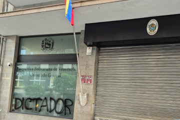 Pintada en el Consulado de Venezuela en Vigo.