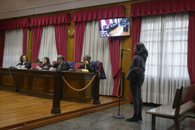 La mujer condenada por los incendios de Verín de 2022 durante la vista.