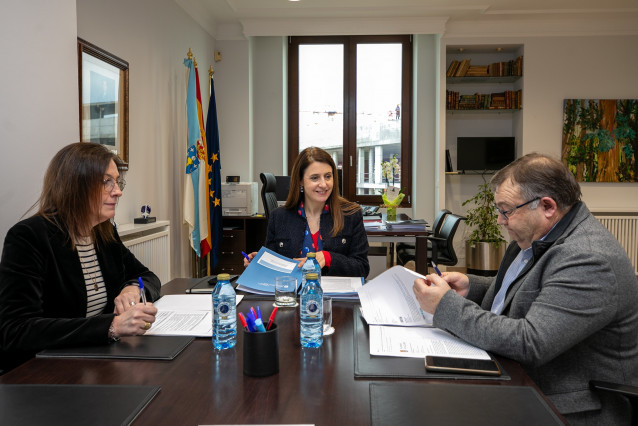 A conselleira do Medio Rural, María José Gómez, acompañada pola directora xeral da Axencia Galega de Desenvolvemento Rural, Paz Rodríguez, reunirase co alcalde de Paderne de Allariz, Manuel Pérez.