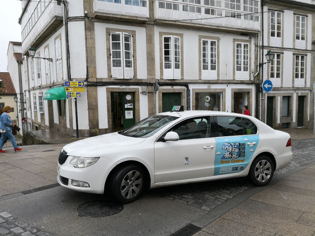 Archivo - Taxi en Santiago de Compostela