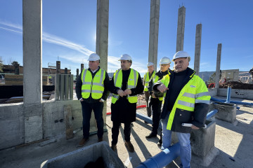 El delegado del Gobierno en Galicia, Pedro Blanco, visita la nueva base de la BRIF de Laza